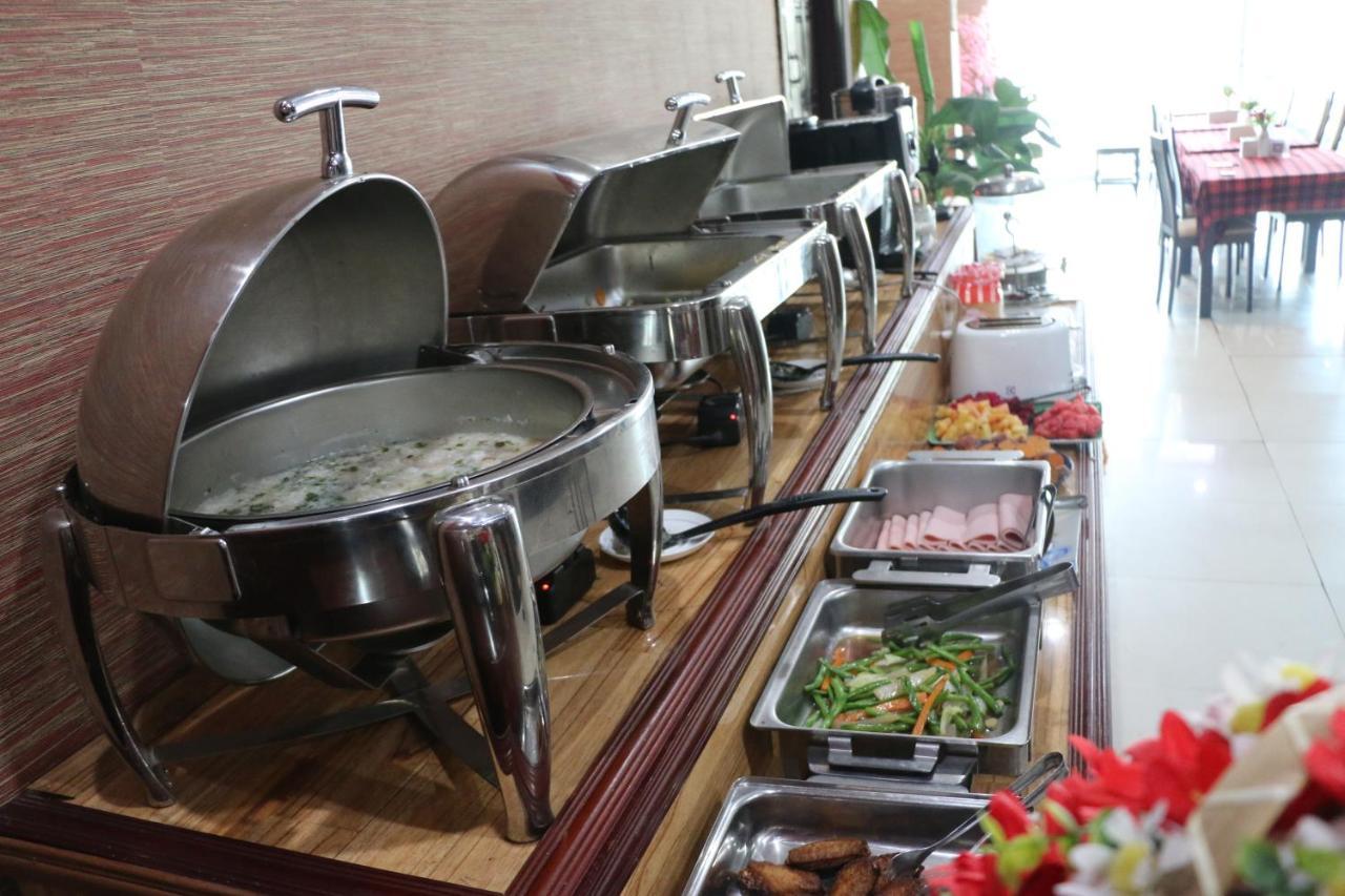 V Hotel Vientiane Buitenkant foto