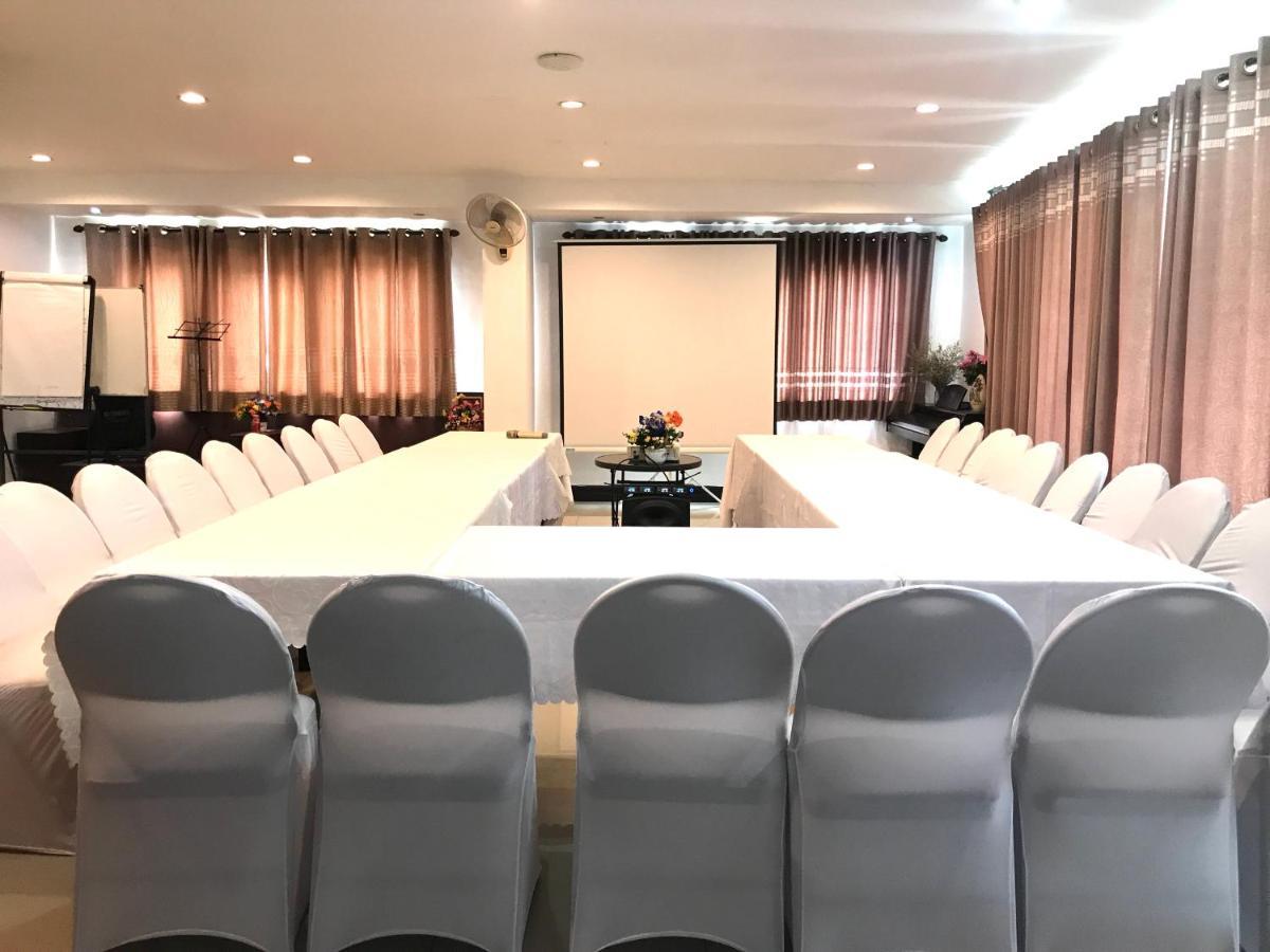 V Hotel Vientiane Buitenkant foto