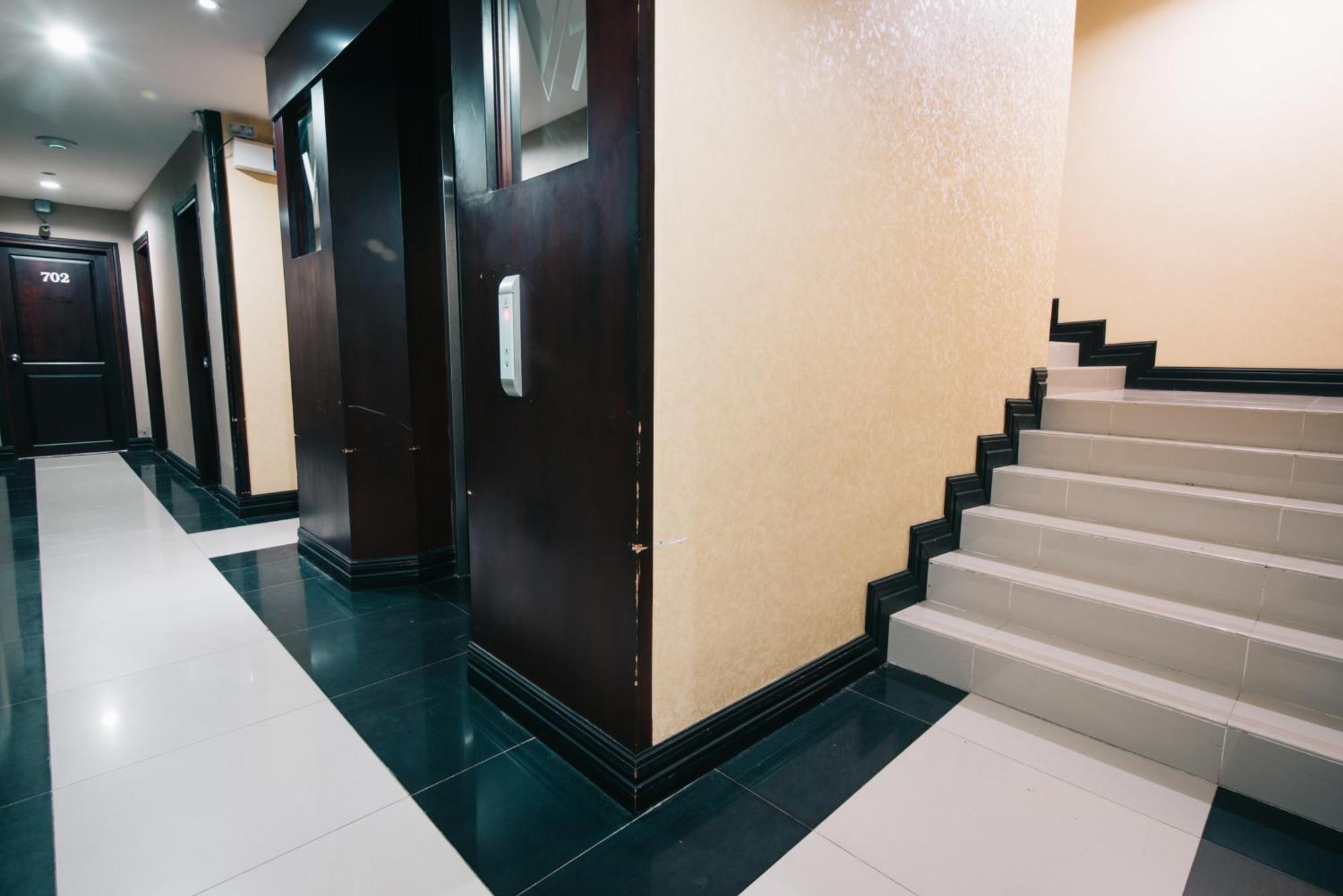 V Hotel Vientiane Buitenkant foto