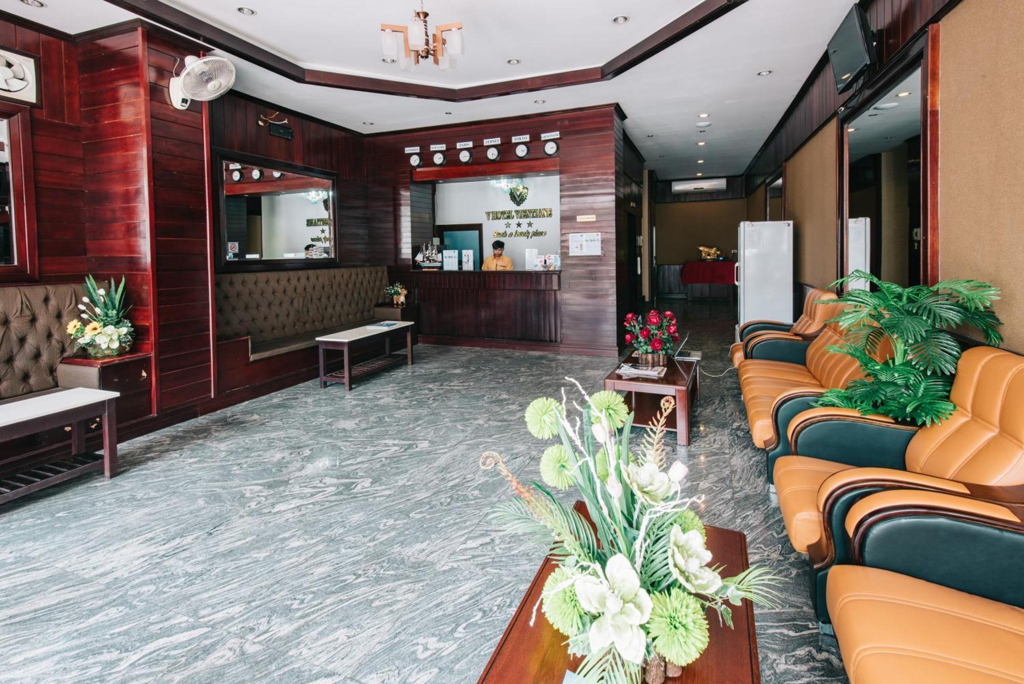 V Hotel Vientiane Buitenkant foto